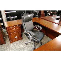 BLACK LEATHER HIBACK EXECUTIVE CHAIR