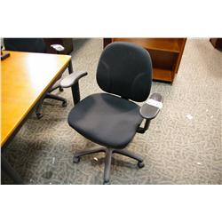 BLACK ERGONOMIC TASK CHAIR