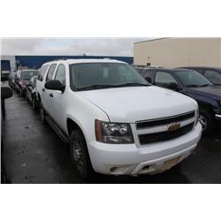 2007 WHITE CHEVROLET SUBURBAN 4DR SUV