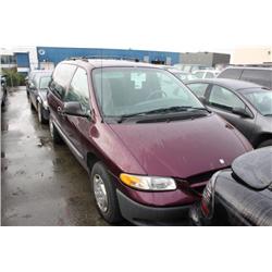 2000 RED DODGE CARAVAN PASSENGER VAN