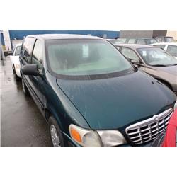 1998 GREEN CHEVROLET VENTURE PASSENGER VAN