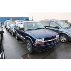 2004 BLUE CHEVROLET BLAZER SUV