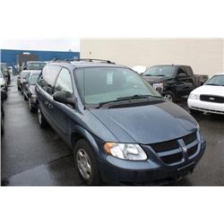 2002 BLUE DODGE CARAVAN SE PASSENGER VAN