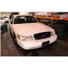 Image 1 : 2005 WHITE FORD CROWN VICTORIA POLICE SERIES 4DR