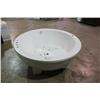 Image 1 : WHITE ROUND JET TUB