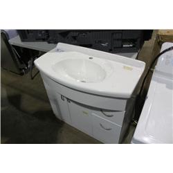 BITO 3 DRAWER 2 DOOR WHITE ON WHITE BATHROOM