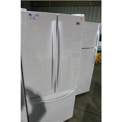 LG WHITE 2 DOOR BOTTOM FREEZER REFRIGERATOR