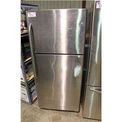 GE STAINLESS STEEL REFRIGERATOR