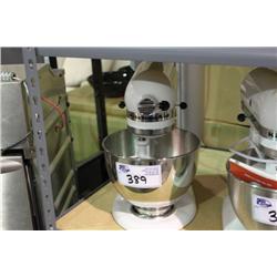 KITCHENAID WHITE MIXER