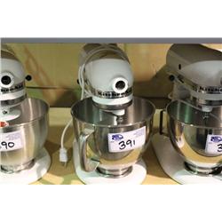 KITCHENAID WHITE MIXER