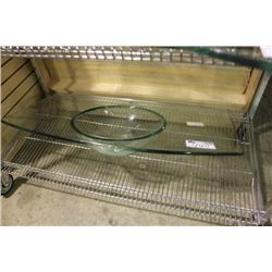 SHELF OF CLEAR GLASS COUNTER SINKS