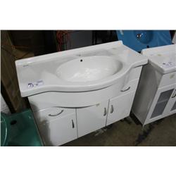 BITO 2 DRAWER 3 DOOR WHITE ON WHITE BATHROOM
