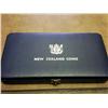 Image 3 : 1968 NEW ZEALAND MINT SET IN HARD BLUE CASE