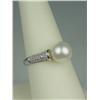 Image 2 : Fashionable 10 karat white gold ladies ring  set with a center round pearl averaging 8.00  mm in dia