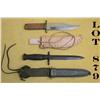 Image 1 : Lot of two knives and scabbards including a  USM8A1 bayonet/knife and olive green  fiberglass sheath