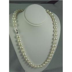Gorgeous ladies 18 inch strand of round  cultured pearls averaging over 8.00mm in  diameter on 14 ka