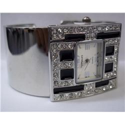 Metallic Bracelet Quartz Watch