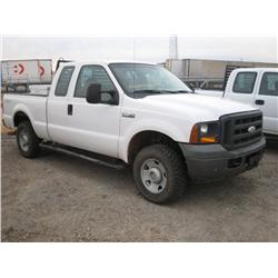 2005 FORD F-250 XL SUPERDUTY