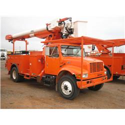 1999 INT 4900
