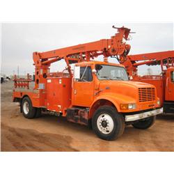 1999 INT 4900