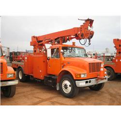 1999 INT 4900