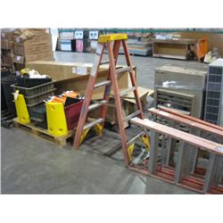 5' FIBERGLASS LADDER;