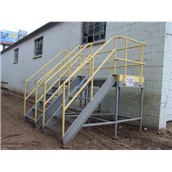 DUAL STAIRS PLATFORM