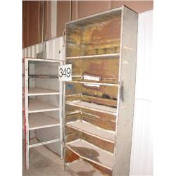 METAL SHELVES (2X)