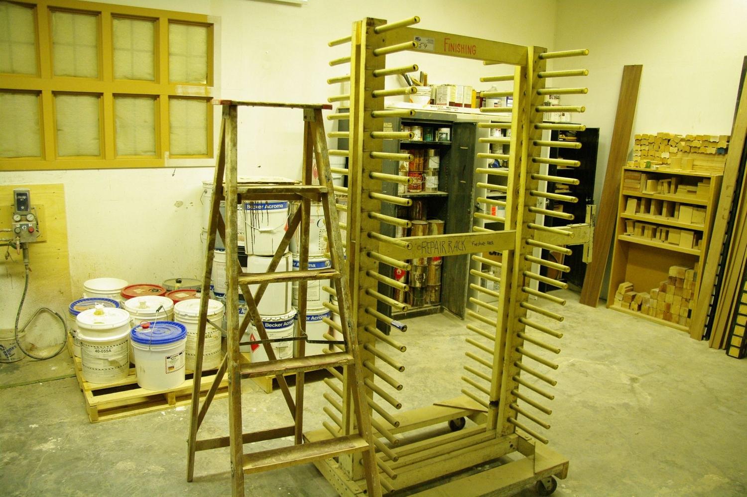 Spray Paint Finishing Rack And 6' Step Ladder