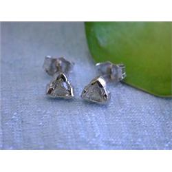 14kw Gold Earrings w/ Trillian Cut Diamond (0.22 ct)