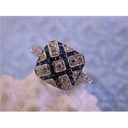 18k White Gold Ring with Diamonds and Sapphire