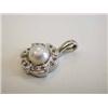 Image 3 : 14k White Gold Pendant with Pearl and Diamonds