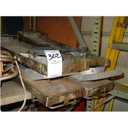 CONCRETE SKIS (3X) PAIR CHOICE