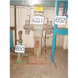 BALDOR PEDESTAL GRINDER