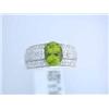Image 1 : 18k White Gold Ring with Diamonds and Peridot