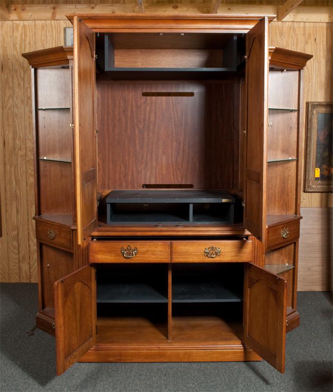 (4) Piece Thomasville Entertainment Center