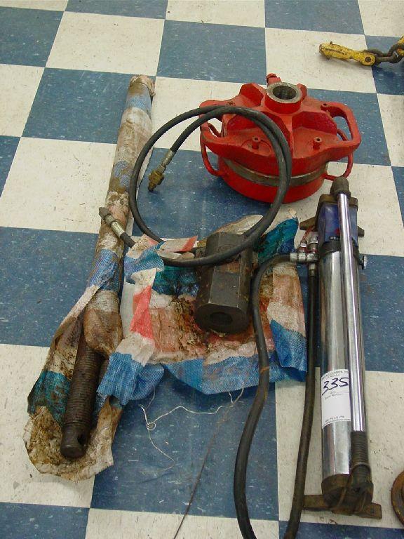 HYDRAULIC VALVE SEAT LINER PULLER FOR MUD PUMP