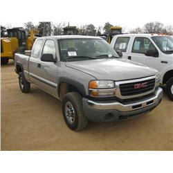 2004 GMC 2500 EXTENDED CAB PICKUP