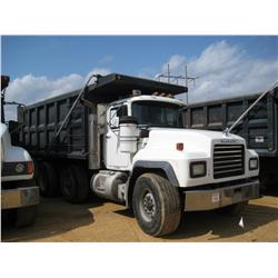2003 MACK RD688S TRI-AXLE DUMP