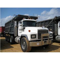 2001 MACK RD688S TRI-AXLE DUMP