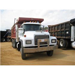1997 MACK RD688S TRI-AXLE DUMP