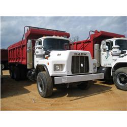 1995 MACK RB690S T/A DUMP