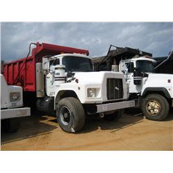 1995 MACK RB690S T/A DUMP