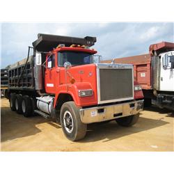 1988 MACK RW713 TRI-AXLE DUMP
