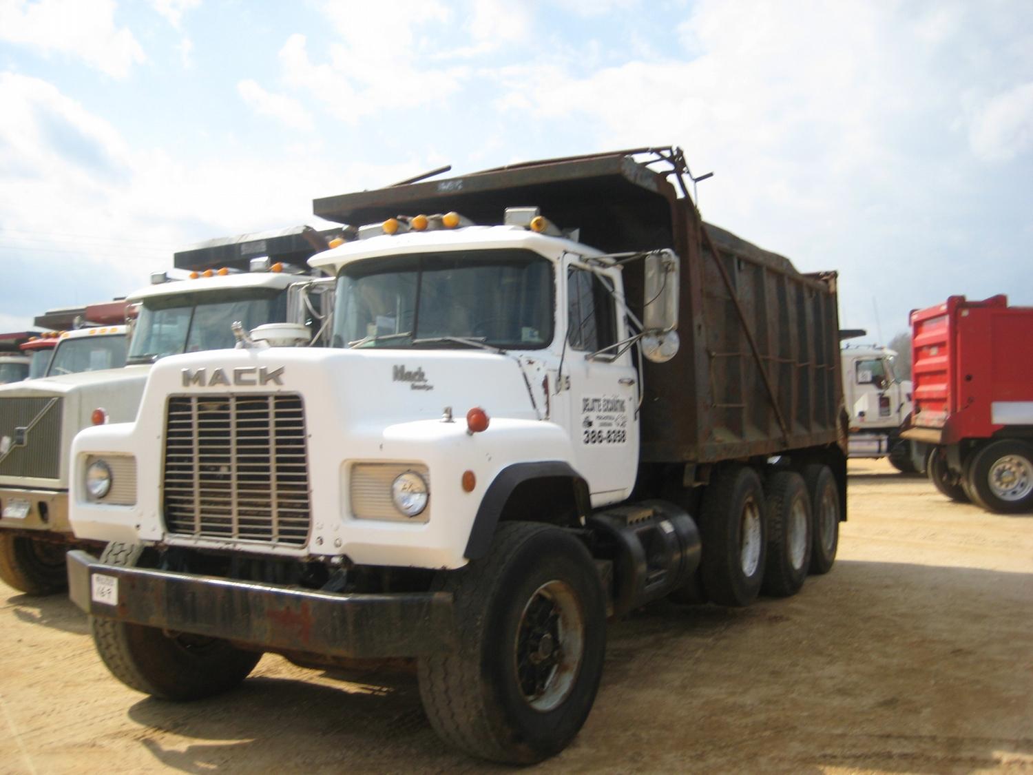 Mack R Tri Axle 1989 MACK RD690S TRI-AXLE DUMP - J.M. Wood Auction Company, Inc.