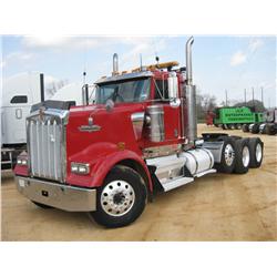 2002 KENWORTH W900L TRI-AXLE TRUCK TRACTOR