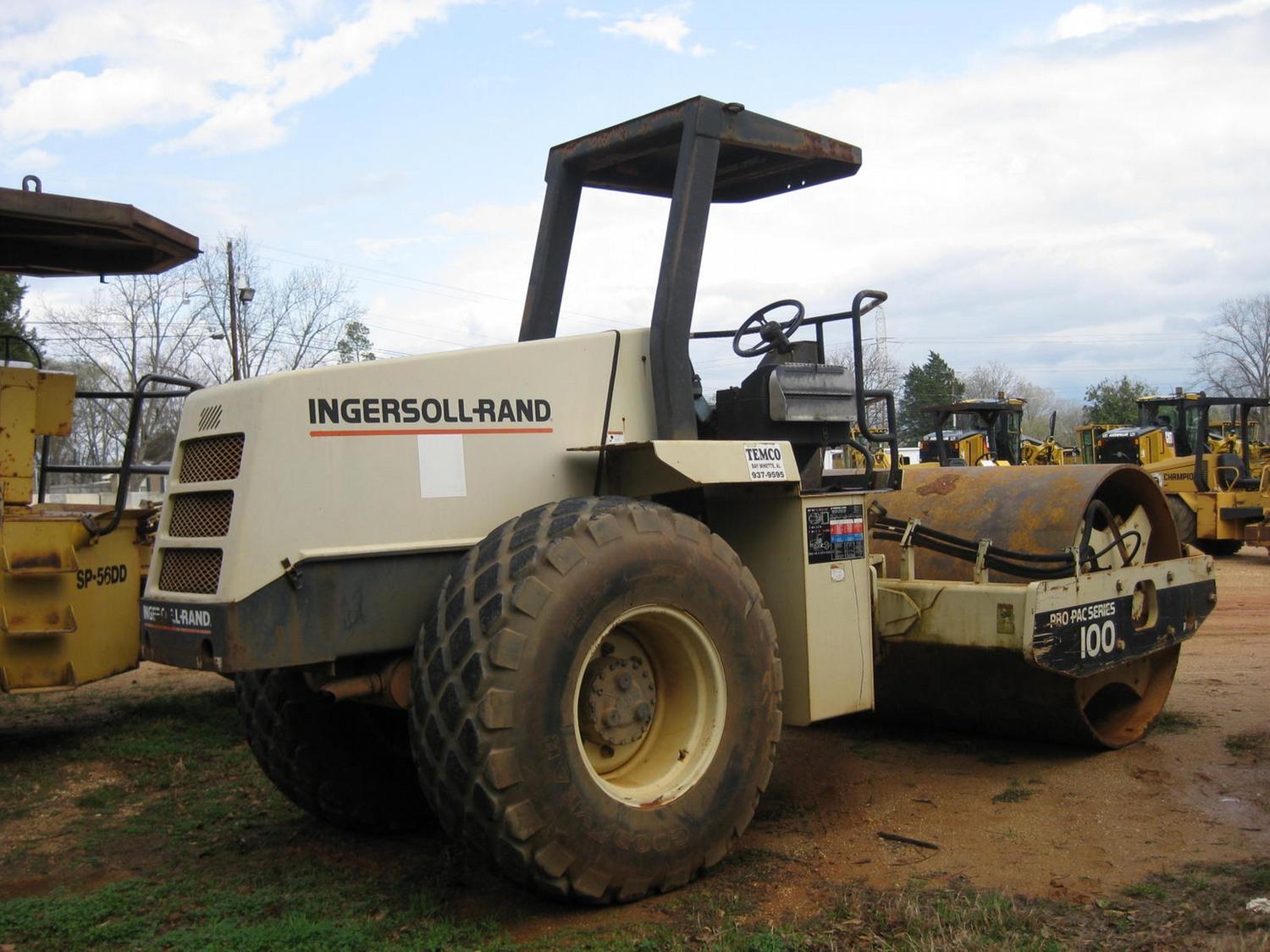 Irroller INGERSOLL-RAND SD100D PRO PAC SERIES VIBRATORY ROLLER