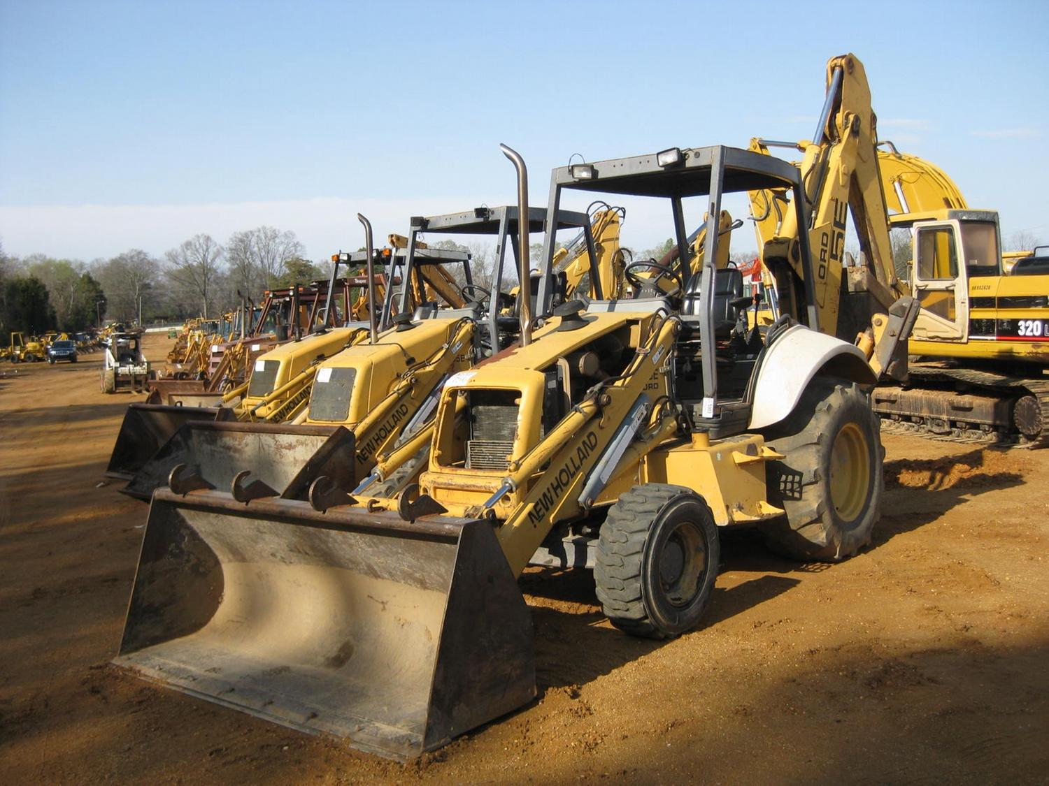 NEW HOLLAND 555E 4X4 LOADER BACKHOE