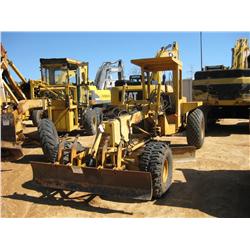 LEE G220 MOTOR GRADER