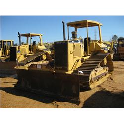 CAT D5M LGP CRAWLER TRACTOR